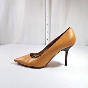 Burberry Women's Tan Leather Heels  SZ 40